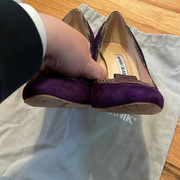 Manolo Blahnik Purple Velvet Heels - Picture 7 of 10